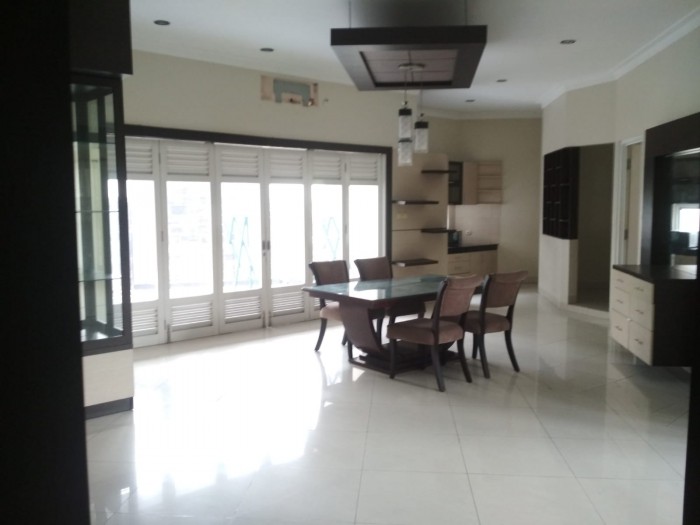 Rumah disewakan di Meadow Green Lippo Cikarang